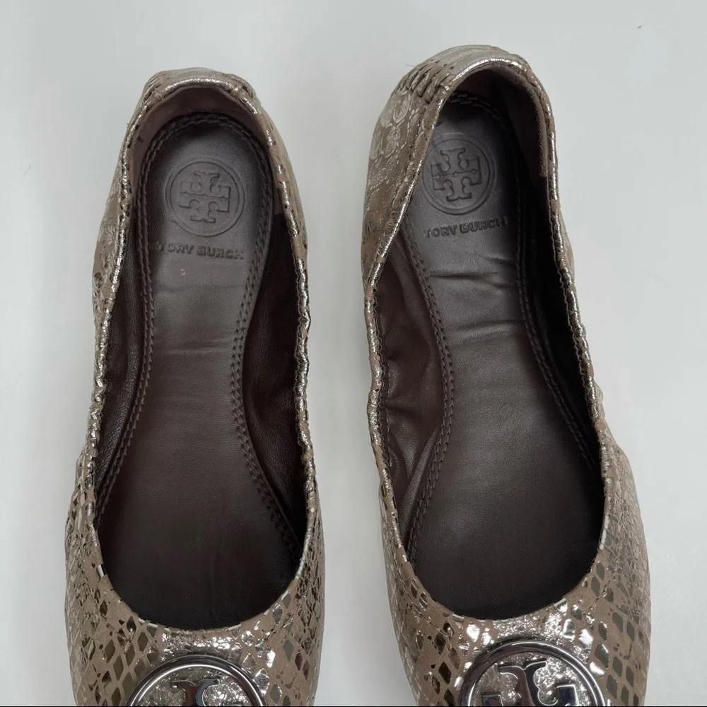 TORY BURCH Heidi Pewter Snake Print Metallic Leather Medallion Ballet Flat Sz 5